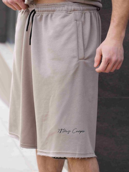V26/8 GREY ROCK TONY LETTERS