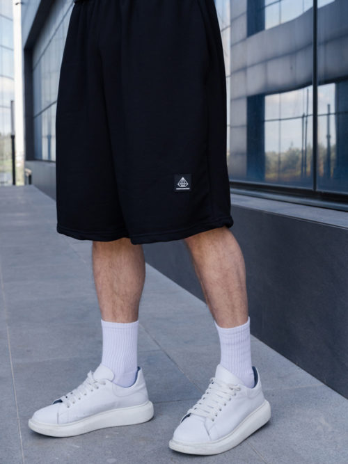 V26/1 BLACK CUBE